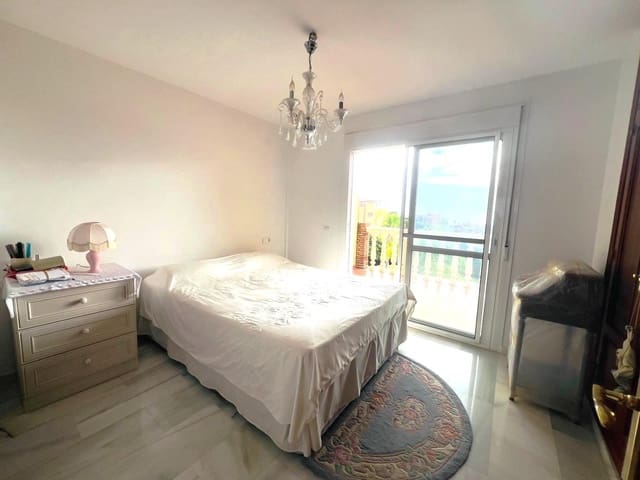 3 sovrum Radhus till salu i Fuengirola med pool - 525 000 € (Ref: 9419603)