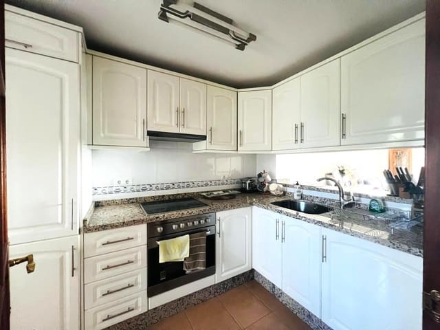 3 sovrum Radhus till salu i Fuengirola med pool - 525 000 € (Ref: 9419603)