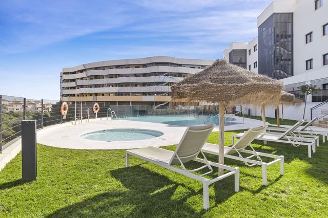 2 makuuhuone Huoneisto myytävänä paikassa El Higuerón, Fuengirola mukana uima-altaan 
autotalli - 569 000 € (Ref: 9474298)