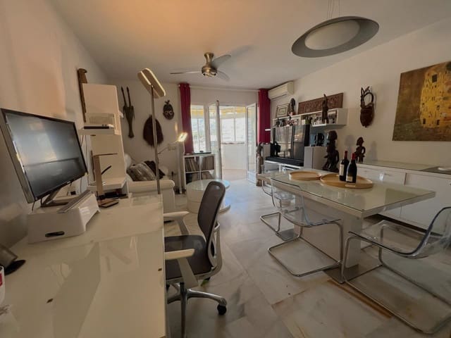 3 bedroom Flat for sale in Los Boliches , Fuengirola with pool garage - € 495,000 (Ref: 9551902)