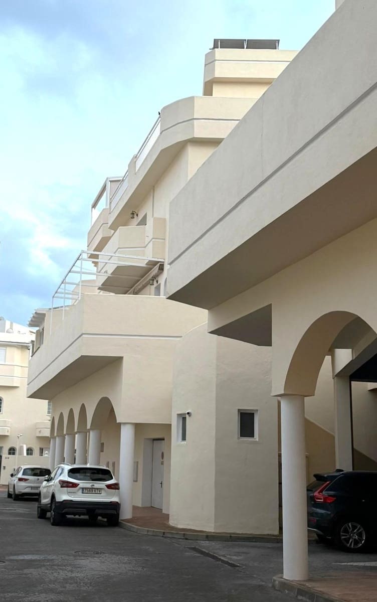 4 quarto Moradia em Banda para venda em Fuengirola com piscina garagem - 769 000 € (Ref: 9586725)