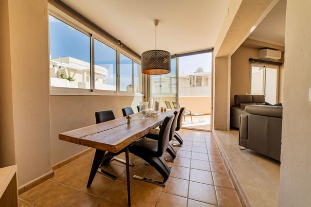 4 sovrum Radhus till salu i Fuengirola med pool garage - 669 000 € (Ref: 9586725)