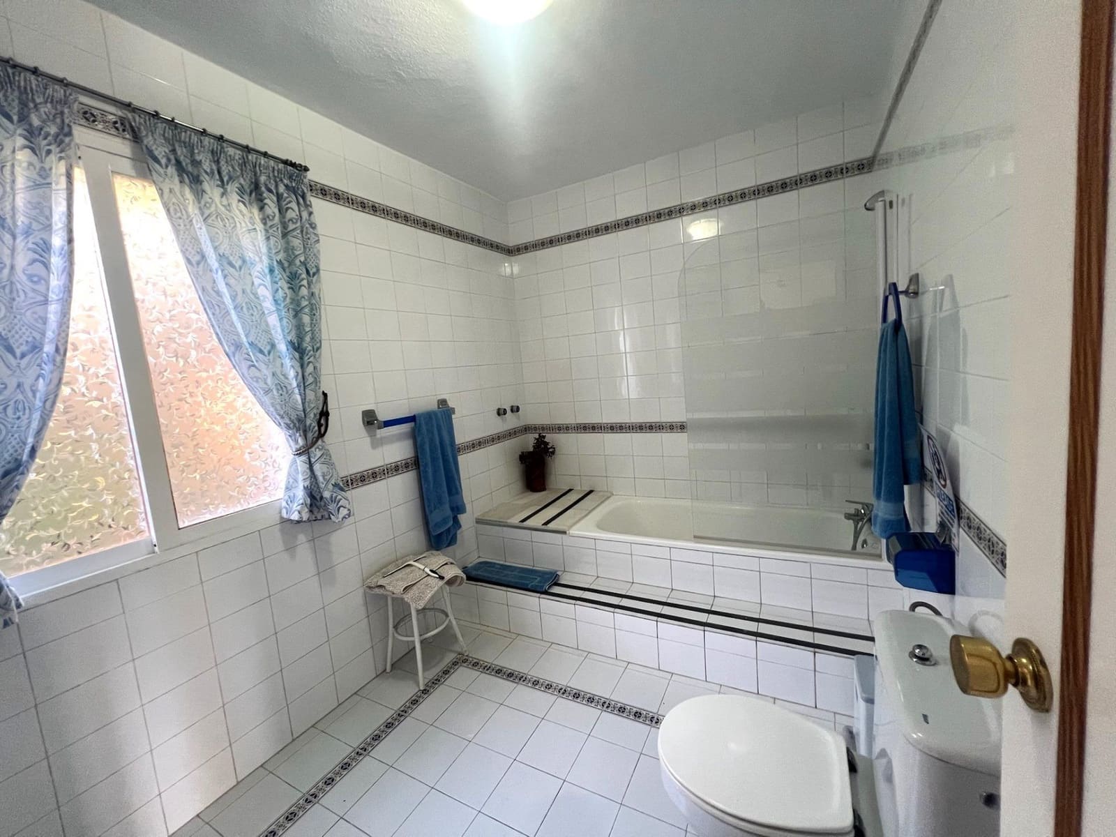 4 makuuhuone Huvila vuokrattavana paikassa Mijas mukana uima-altaan - 2 500 € (Ref: 9637786)