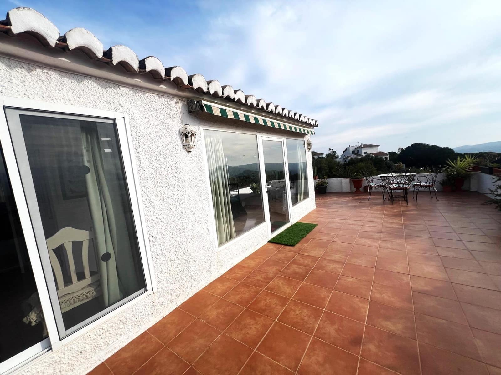 4 makuuhuone Huvila vuokrattavana paikassa Mijas mukana uima-altaan - 2 500 € (Ref: 9637786)