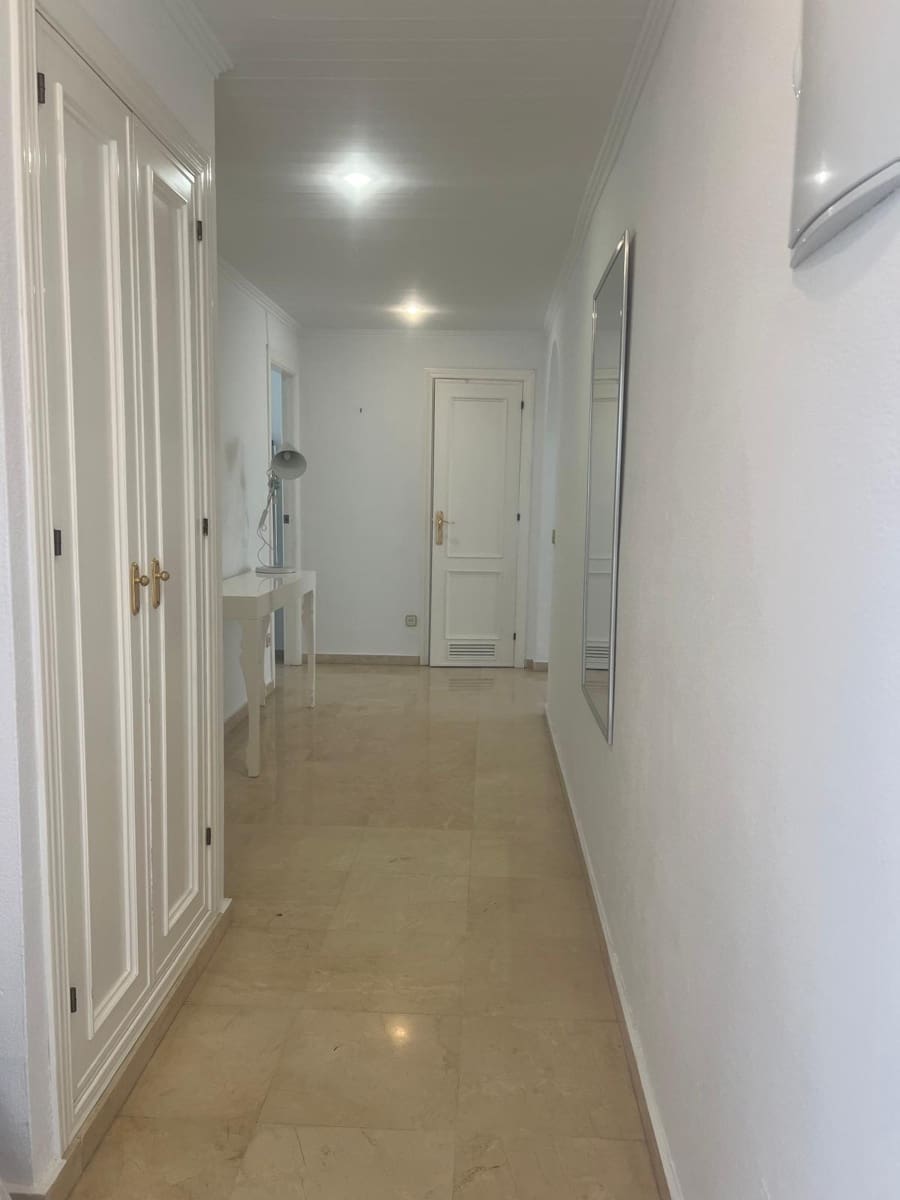 2 makuuhuone Huoneisto vuokrattavana paikassa Fuengirola mukana uima-altaan - 1 600 € (Ref: 9666753)