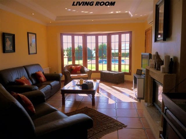 4 bedroom Villa for sale in Coin - € 1,950,000 (Ref: 9679992)