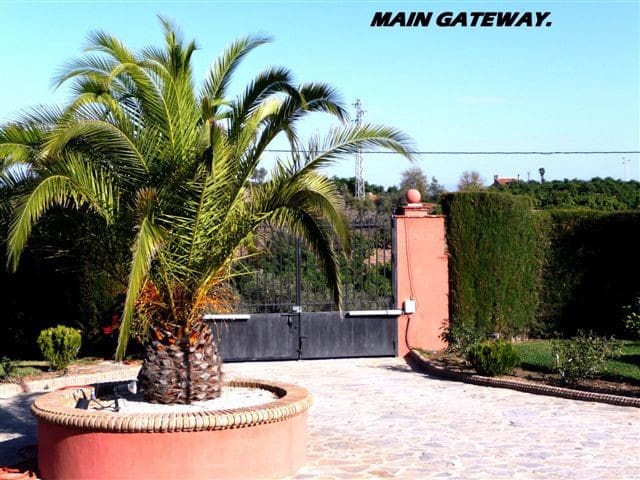 4 bedroom Villa for sale in Coin - € 1,950,000 (Ref: 9679992)