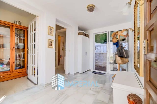 2 makuuhuone Huvila myytävänä paikassa Fuengirola - 650 000 € (Ref: 9690973)