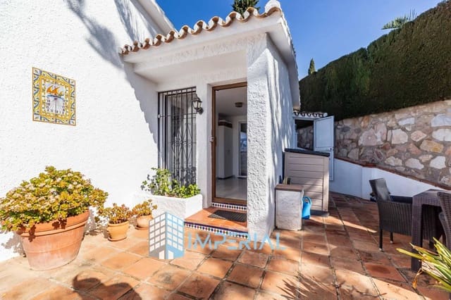 2 makuuhuone Huvila myytävänä paikassa Fuengirola - 650 000 € (Ref: 9690973)
