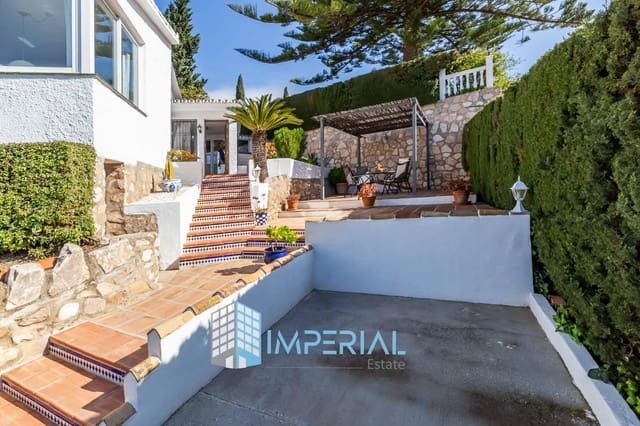 2 makuuhuone Huvila myytävänä paikassa Fuengirola - 650 000 € (Ref: 9690973)