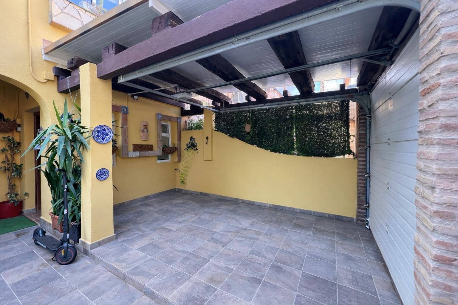 4 soverom Rekkehus til salgs i Las Lagunas de Mijas med svømmebasseng garasje - € 425 000 (Ref: 9755901)