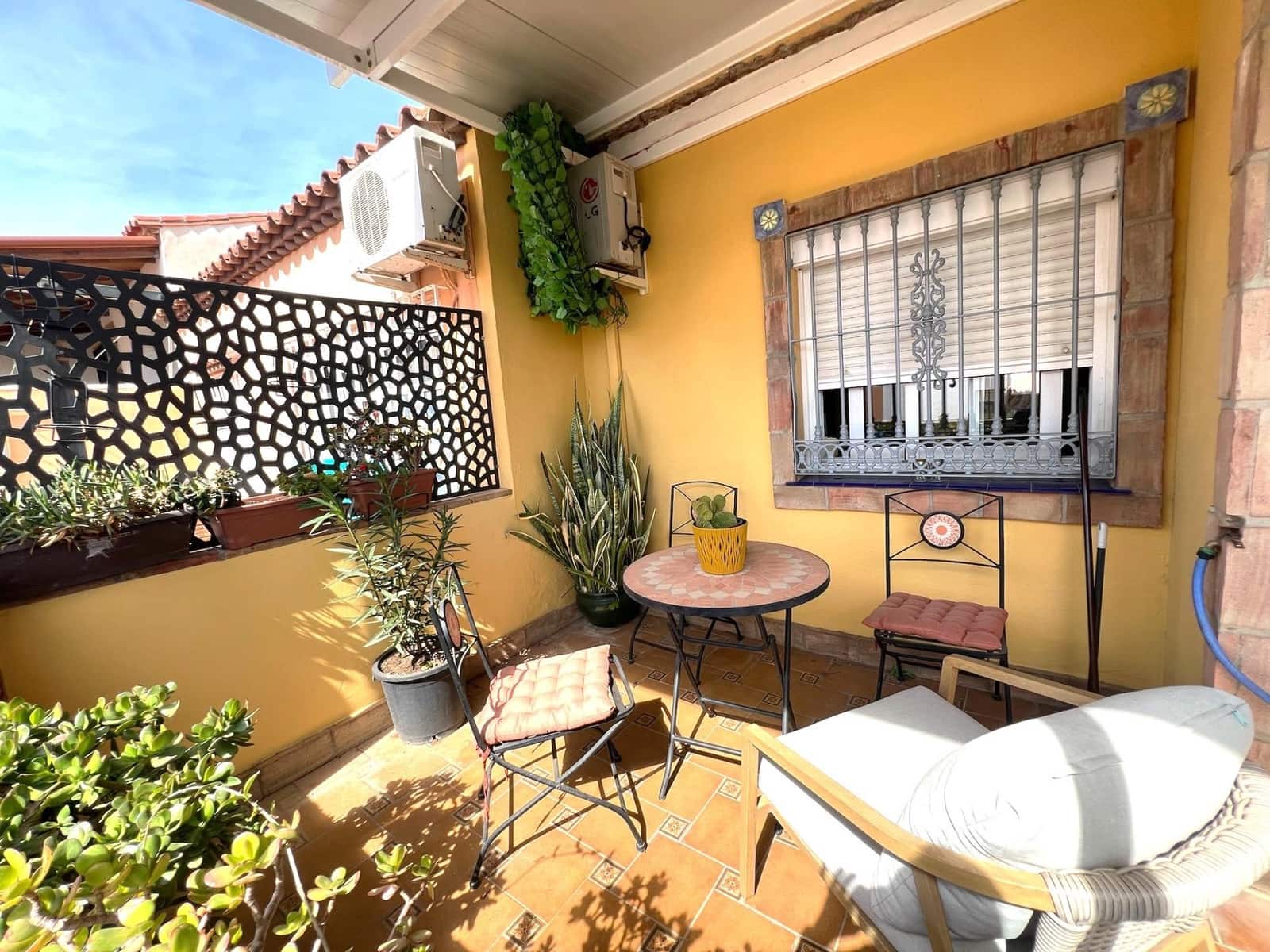 4 soverom Rekkehus til salgs i Las Lagunas de Mijas med svømmebasseng garasje - € 425 000 (Ref: 9755901)