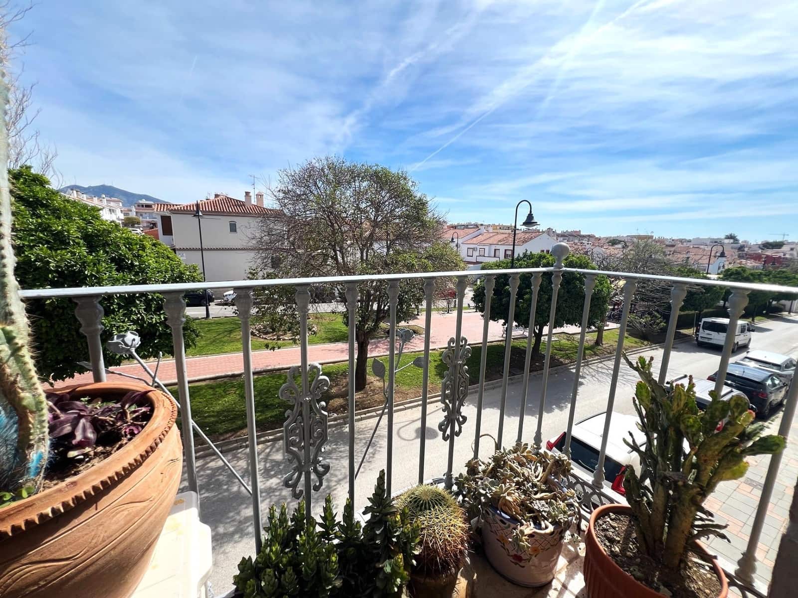 4 soverom Rekkehus til salgs i Las Lagunas de Mijas med svømmebasseng garasje - € 425 000 (Ref: 9755901)