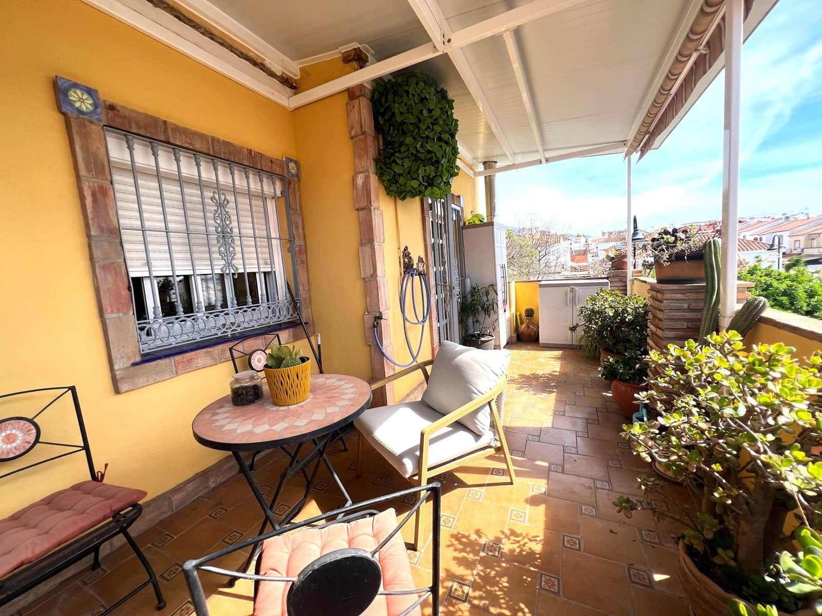 4 soverom Rekkehus til salgs i Las Lagunas de Mijas med svømmebasseng garasje - € 425 000 (Ref: 9755901)