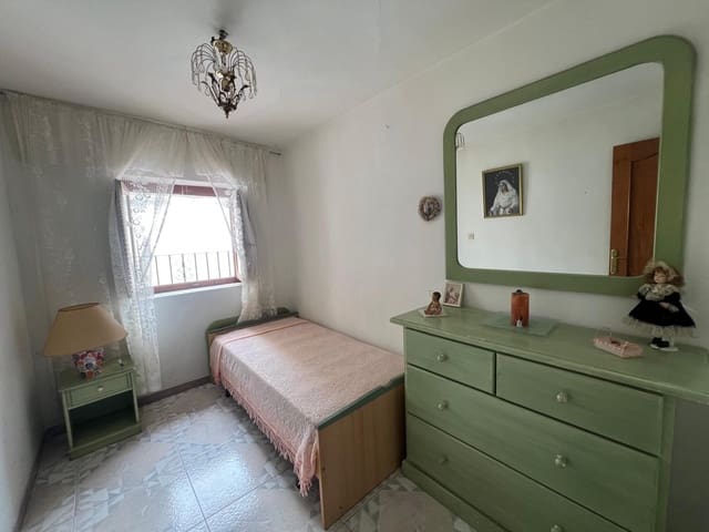 6 bedroom Townhouse for sale in Coín - € 215,000 (Ref: 9759158)