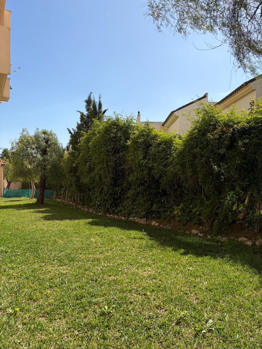 3 bedroom Apartment for sale in El Coto - € 325,000 (Ref: 9788554)