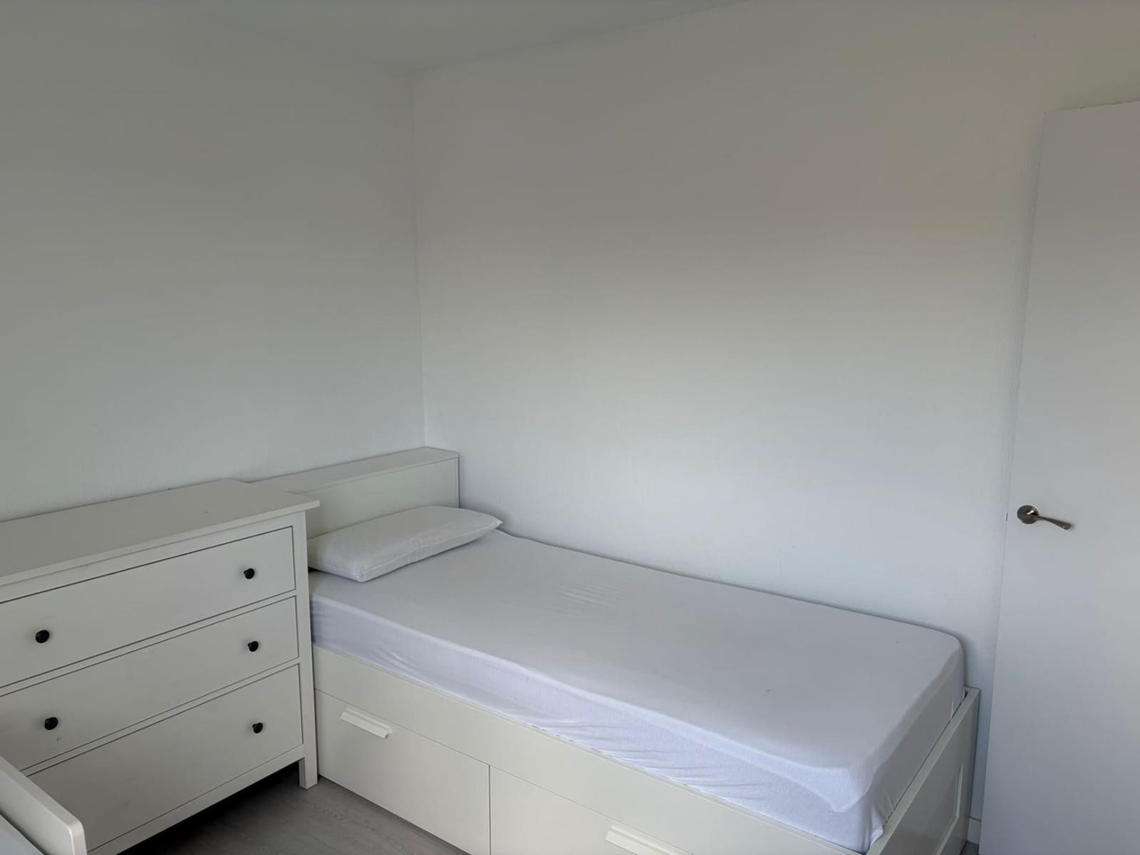 3 bedroom Apartment for sale in El Coto - € 325,000 (Ref: 9788554)