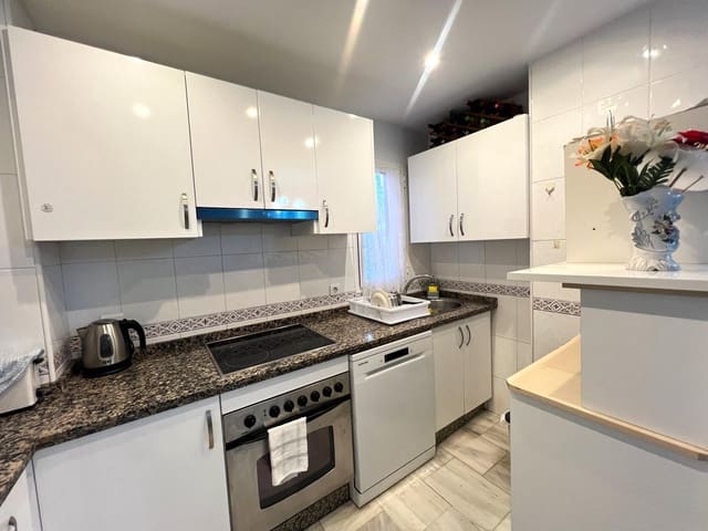 Piso de 2 habitaciones en Los Pacos, Fuengirola en venta con piscina - 330.000 € (Ref: 9797318)