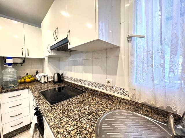 Piso de 2 habitaciones en Los Pacos, Fuengirola en venta con piscina - 330.000 € (Ref: 9797318)