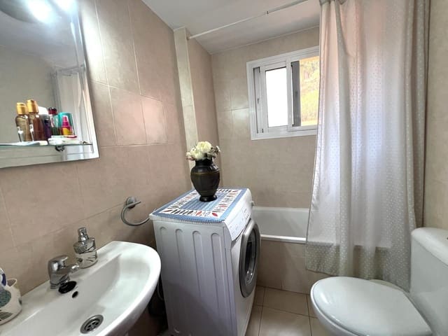 Piso de 2 habitaciones en Los Pacos, Fuengirola en venta con piscina - 330.000 € (Ref: 9797318)