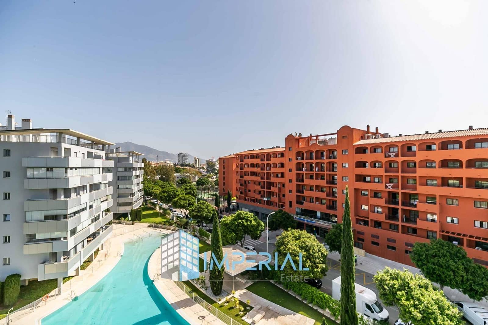 2 sovrum Lägenhet till salu i Fuengirola med pool - 449 000 € (Ref: 9808169)