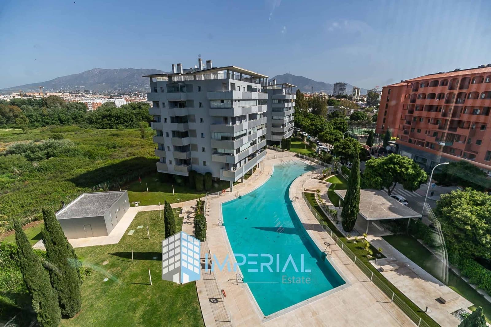 2 sovrum Lägenhet till salu i Fuengirola med pool - 449 000 € (Ref: 9808169)