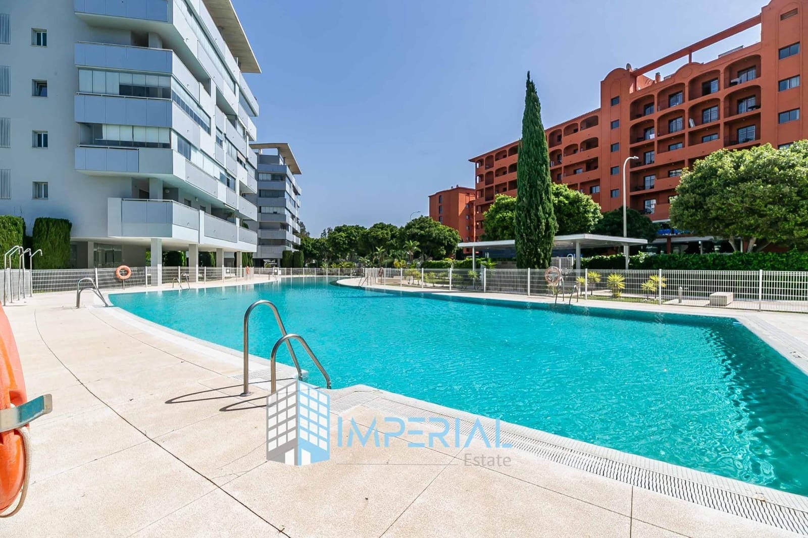 2 sovrum Lägenhet till salu i Fuengirola med pool - 449 000 € (Ref: 9808169)