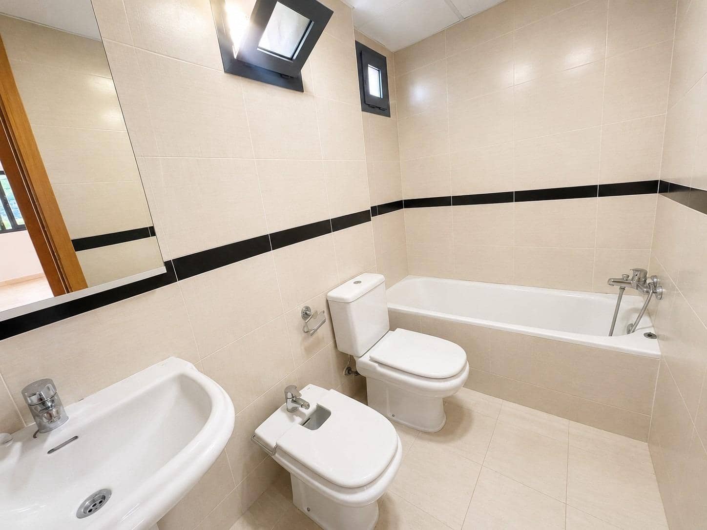 4 slaapkamer Rijtjeshuis te koop in Benalmadena met garage - € 490.000 (Ref: 9822760)