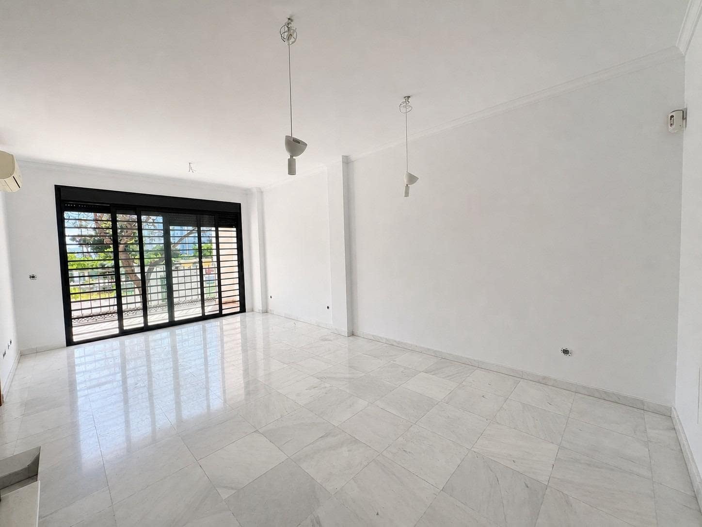 4 slaapkamer Rijtjeshuis te koop in Benalmadena met garage - € 490.000 (Ref: 9822760)