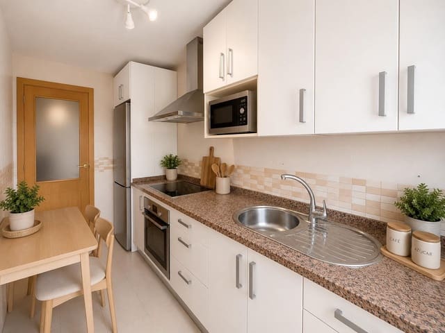 4 slaapkamer Rijtjeshuis te koop in Benalmádena met garage - € 490.000 (Ref: 9822760)