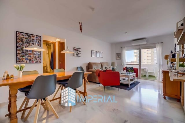 2 bedroom Apartment for sale in Fuengirola with pool - € 299,000 (Ref: 9840411)