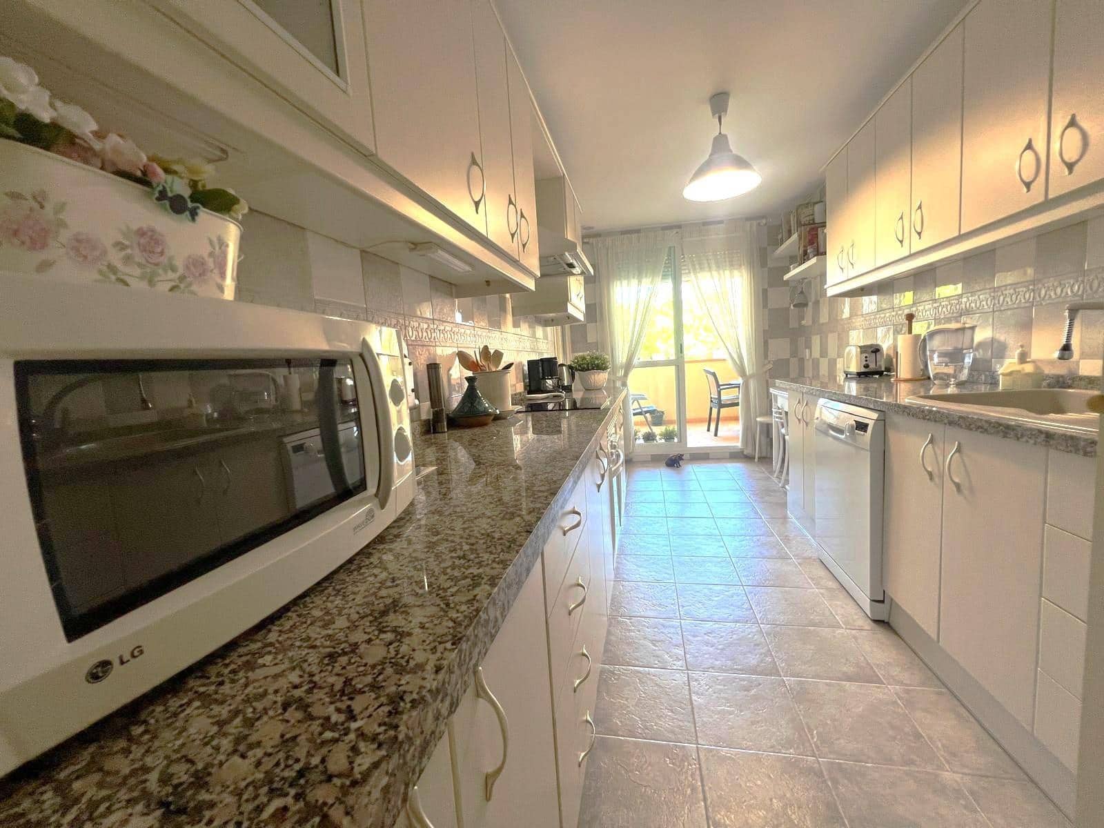 3 slaapkamer Flat te koop in Fuengirola met zwembad - € 460.000 (Ref: 9849619)