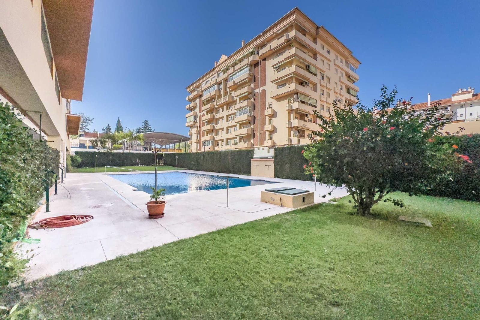 3 slaapkamer Flat te koop in Fuengirola met zwembad - € 460.000 (Ref: 9849619)
