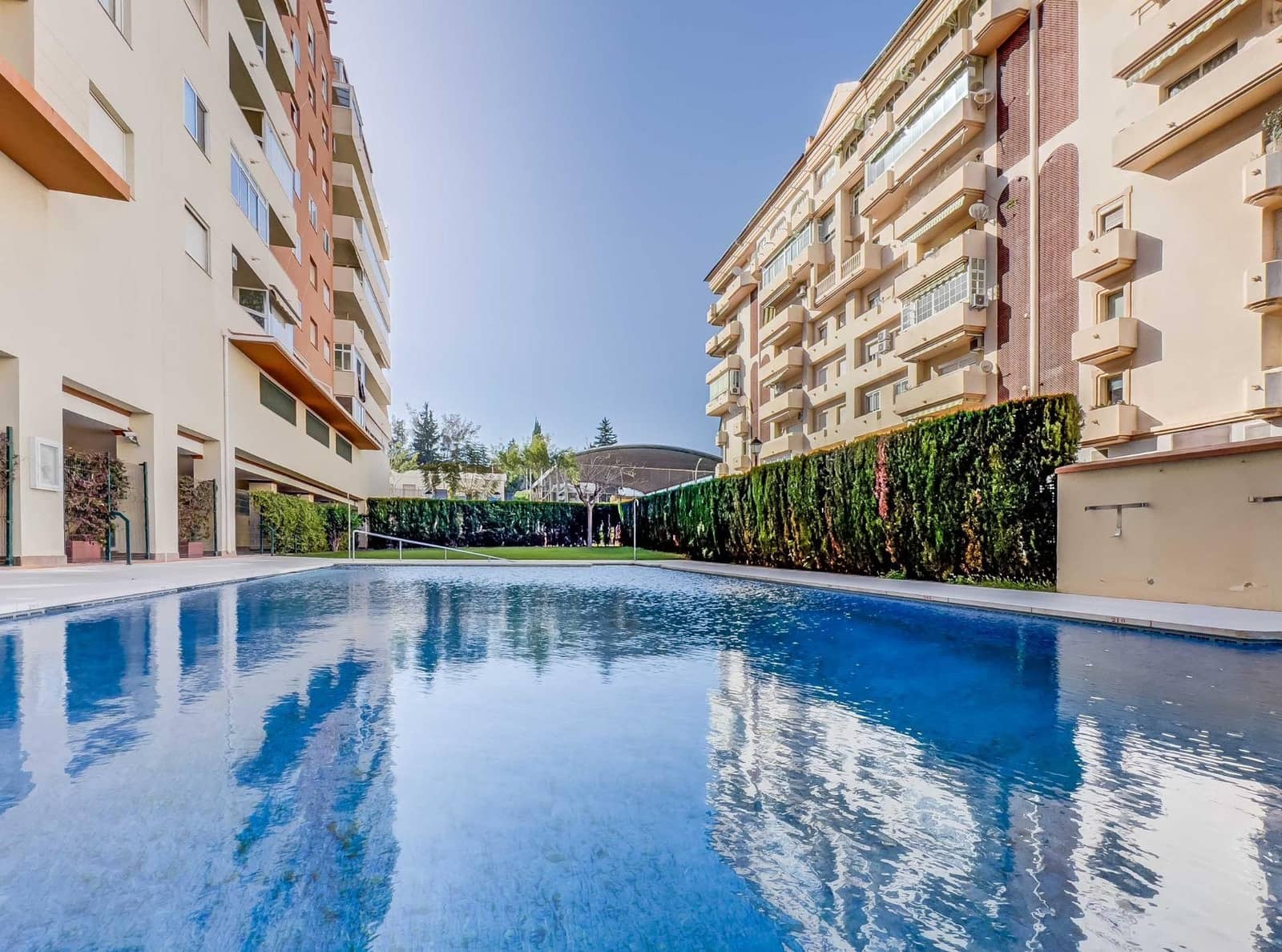 3 slaapkamer Flat te koop in Fuengirola met zwembad - € 460.000 (Ref: 9849619)