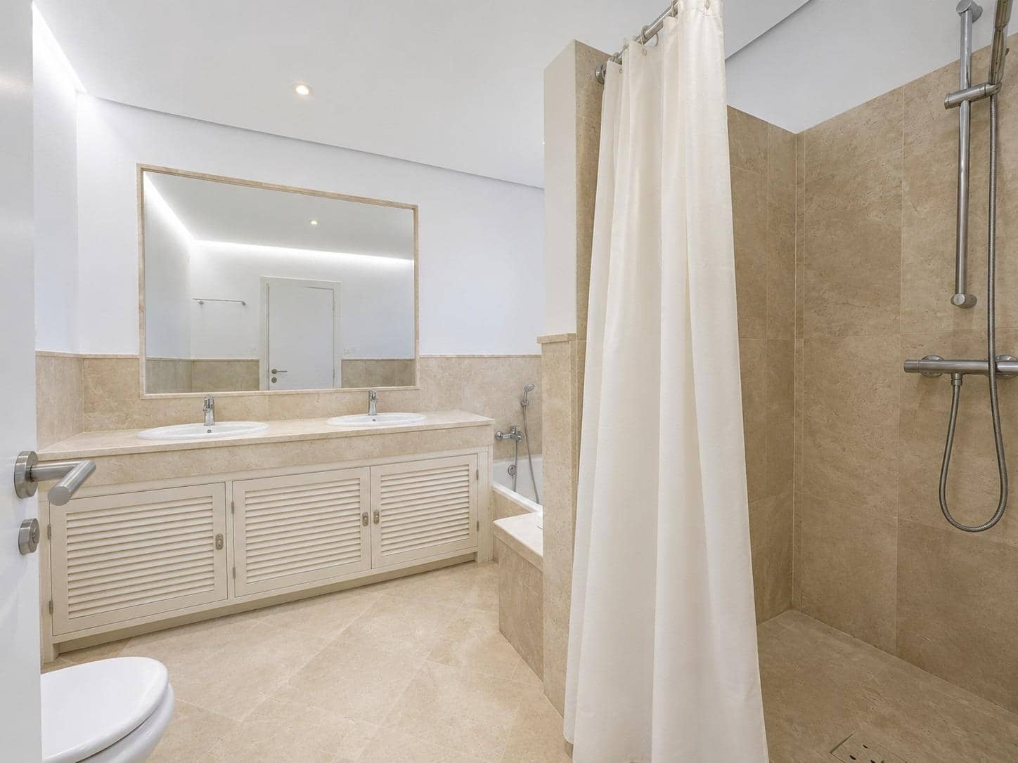 Adosado de 4 habitaciones en La Mairena en venta con piscina - 535.000 € (Ref: 9867142)