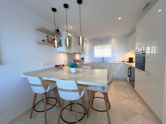 4 camera da letto Villetta a Schiera in vendita in Marbella con piscina - 535.000 € (Rif: 9867142)