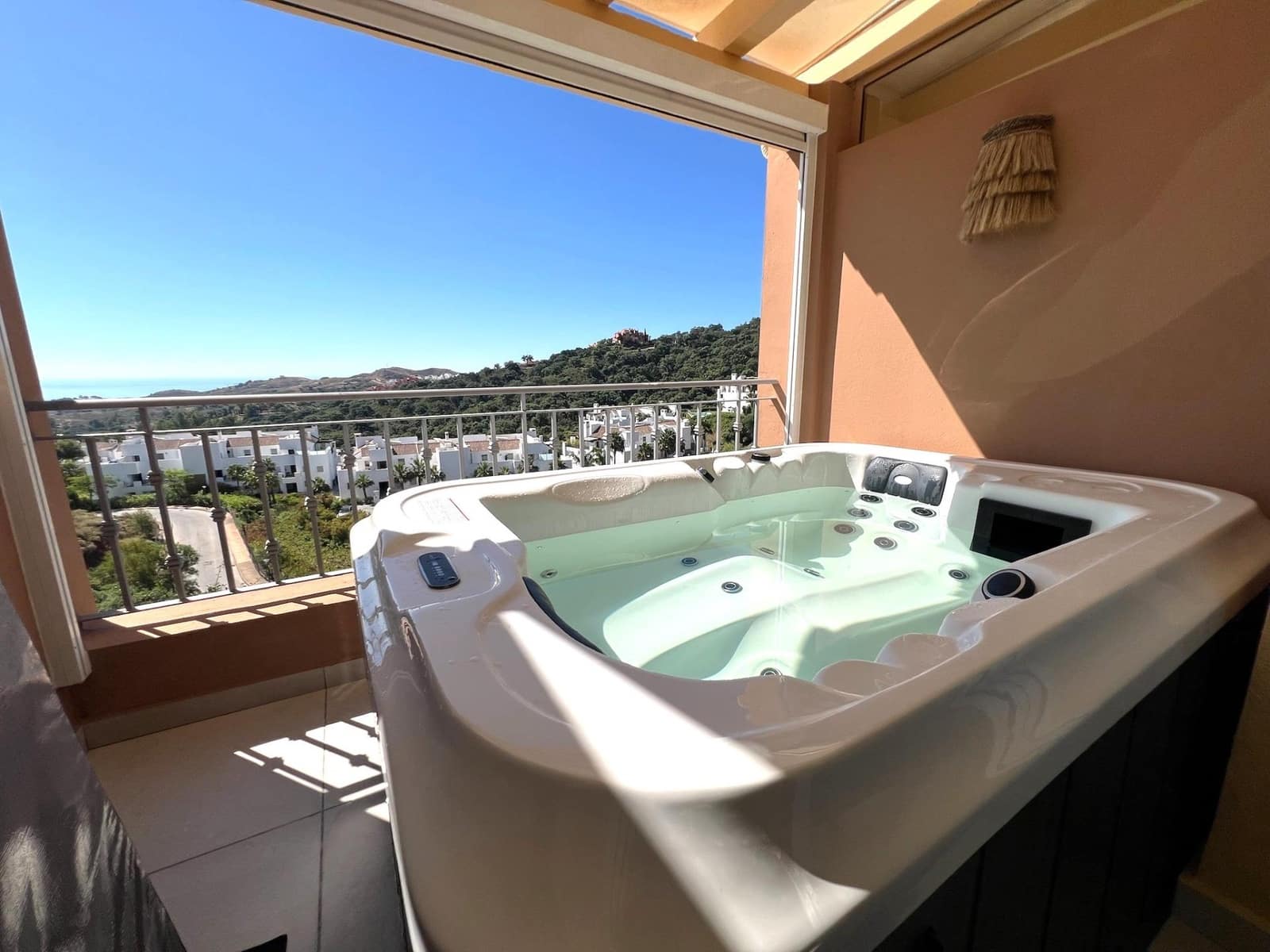 Adosado de 4 habitaciones en La Mairena en venta con piscina - 535.000 € (Ref: 9867142)