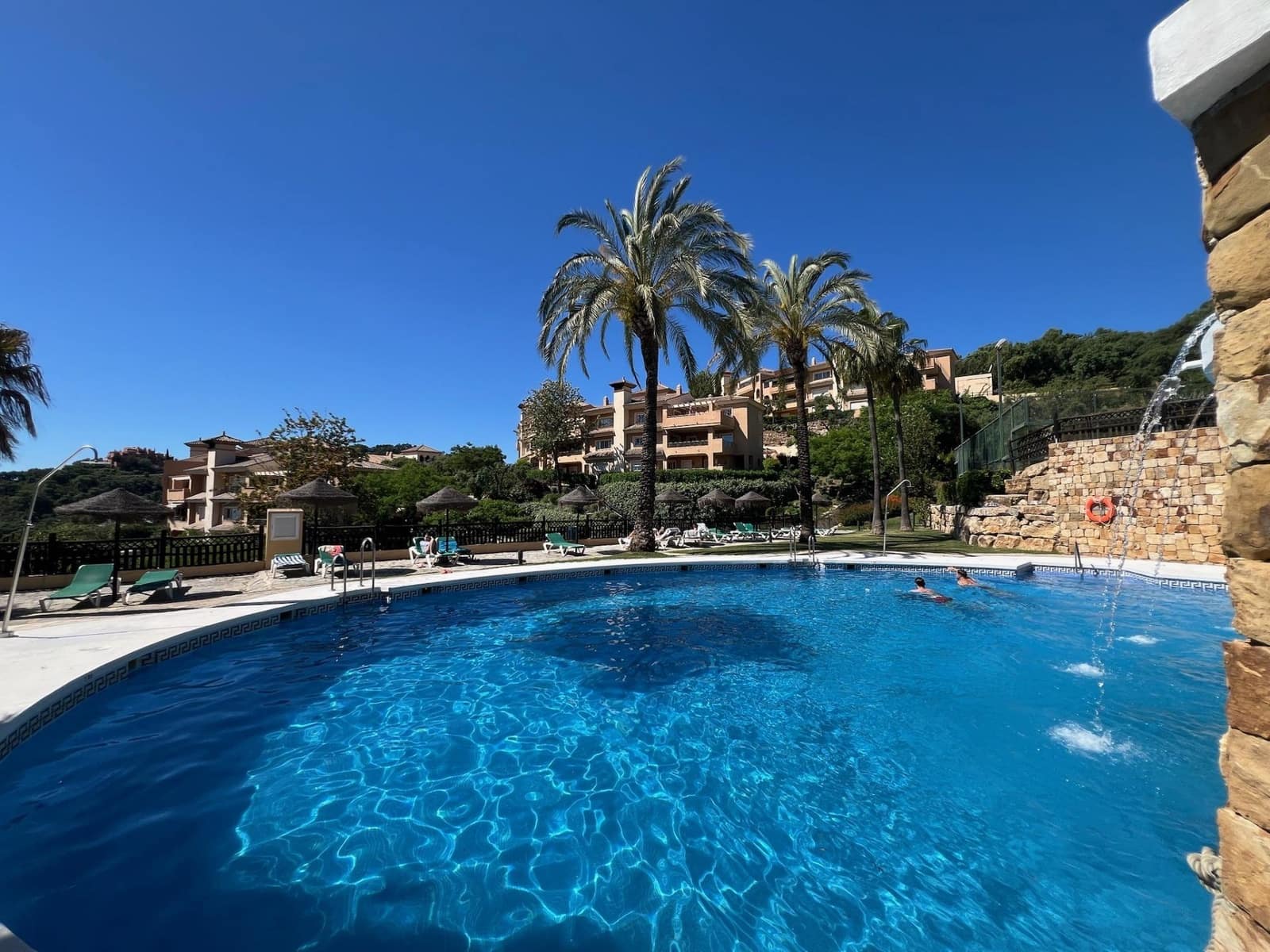 Adosado de 4 habitaciones en La Mairena en venta con piscina - 535.000 € (Ref: 9867142)