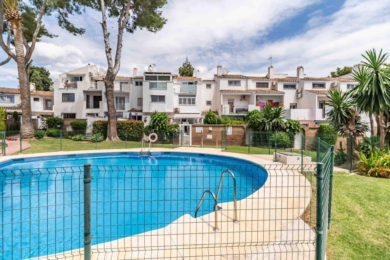 Adosado de 2 habitaciones en El Coto en venta con piscina - 365.000 € (Ref: 9873699)