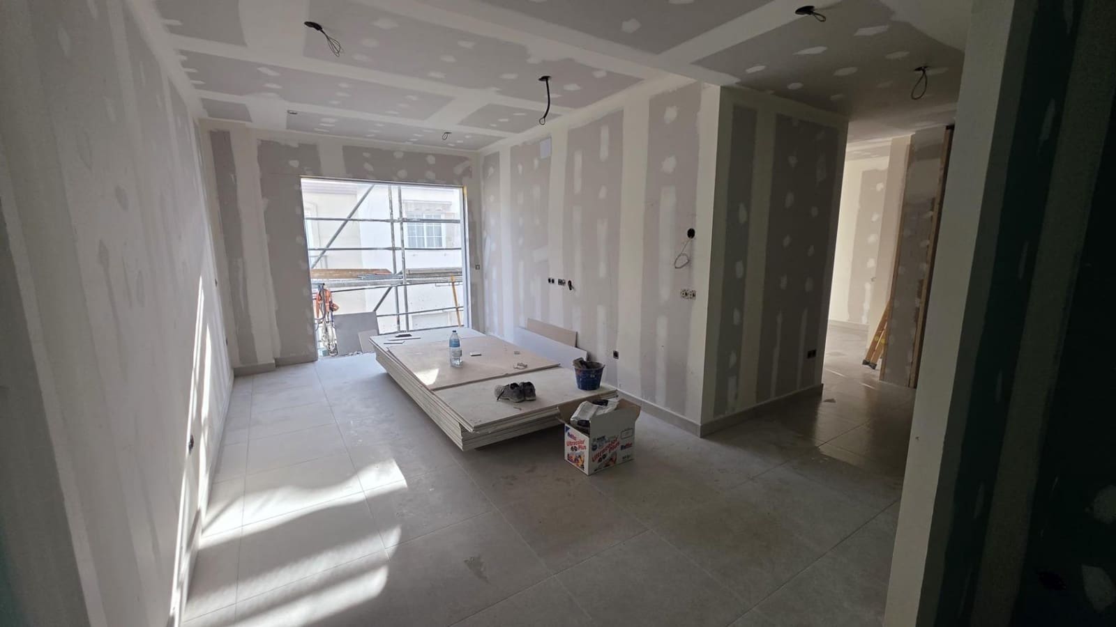 2 bedroom Apartment for sale in Fuengirola - € 349,000 (Ref: 9876614)