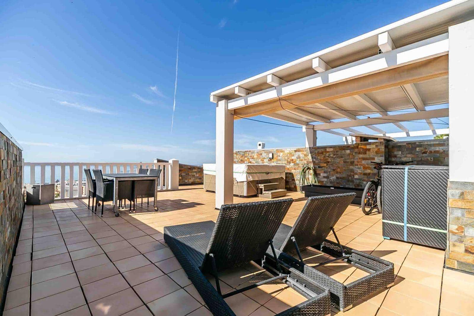 2 sovrum Takvåning till salu i Benalmadena med pool - 549 000 € (Ref: 9876615)