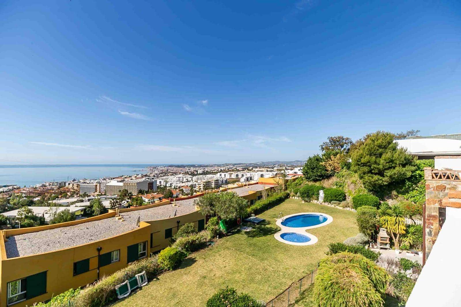 2 sovrum Takvåning till salu i Benalmadena med pool - 549 000 € (Ref: 9876615)