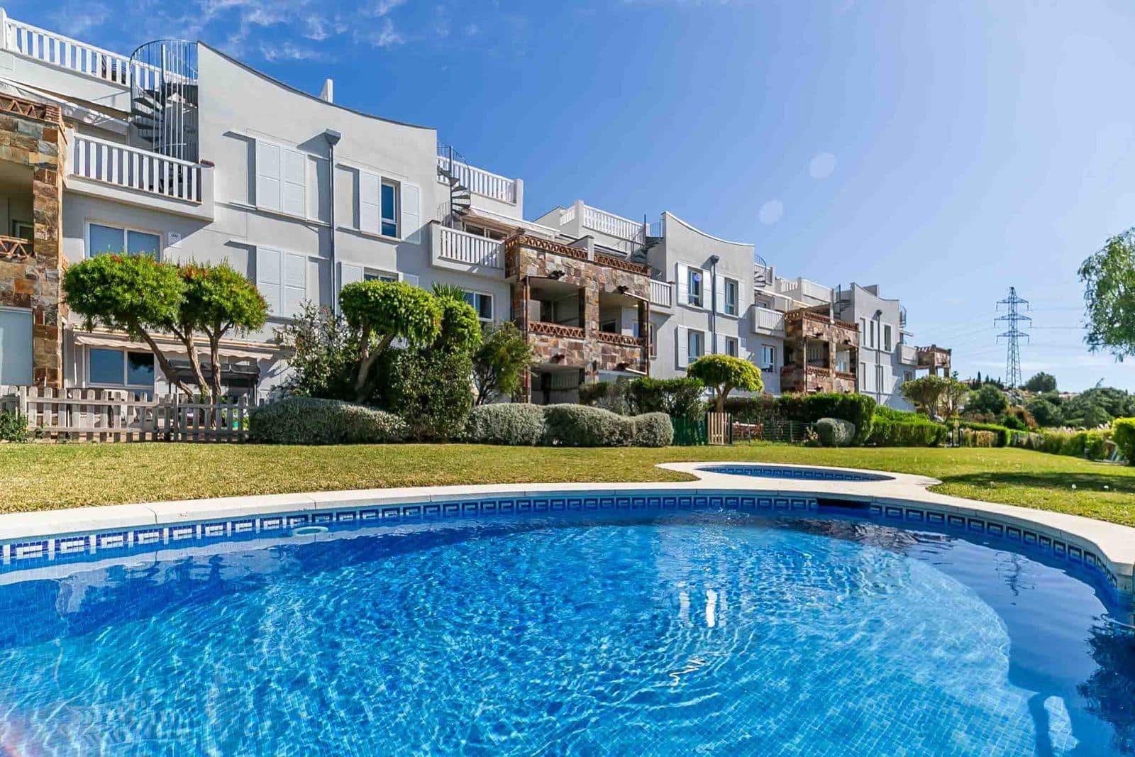 2 sovrum Takvåning till salu i Benalmadena med pool - 549 000 € (Ref: 9876615)