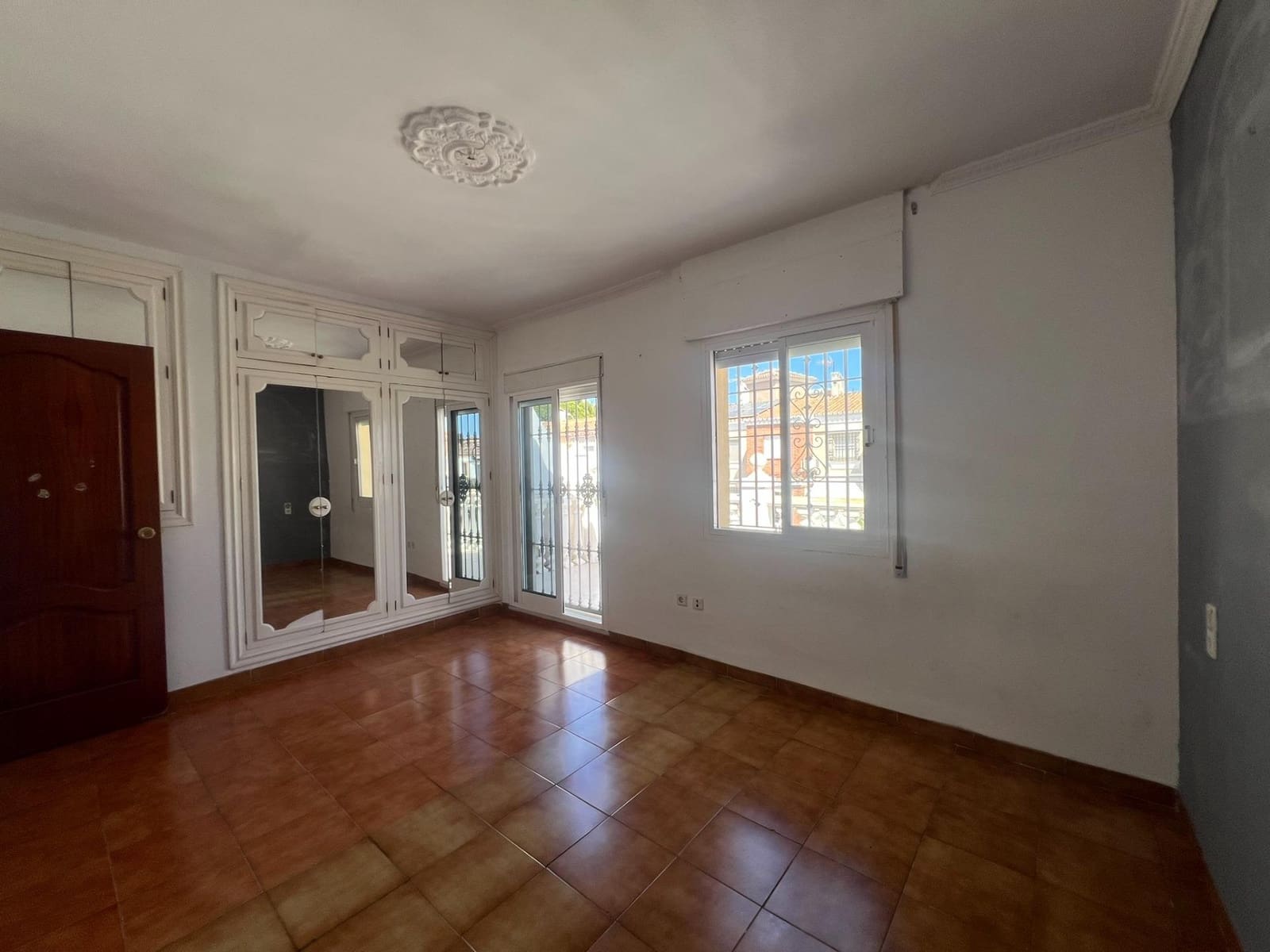 5 chambre Villa/Maison Mitoyenne à vendre à Mijas avec garage - 465 000 € (Ref: 9899027)