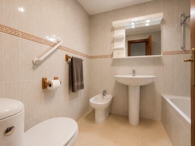 2 chambre Appartement à vendre à Las Lagunas de Mijas, Mijas avec piscine - 279 000 € (Ref: 9952781)