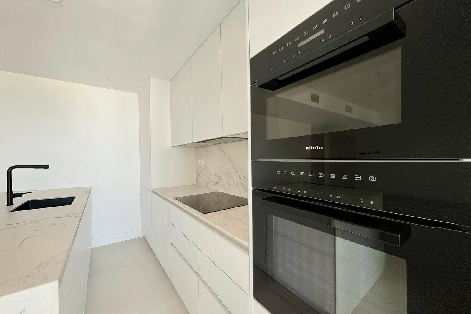 2 Zimmer Apartment zu verkaufen in Fuengirola mit Pool Garage - 435.000 € (Ref: 9973503)