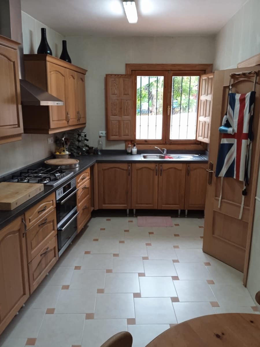 3 soveværelse Semi-Rækkehus til salg i Berja - € 129.000 (Ref: 7604573)