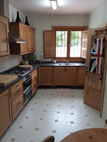 3 makuuhuone Paritalo myytävänä paikassa Berja - 129 000 € (Ref: 7604573)