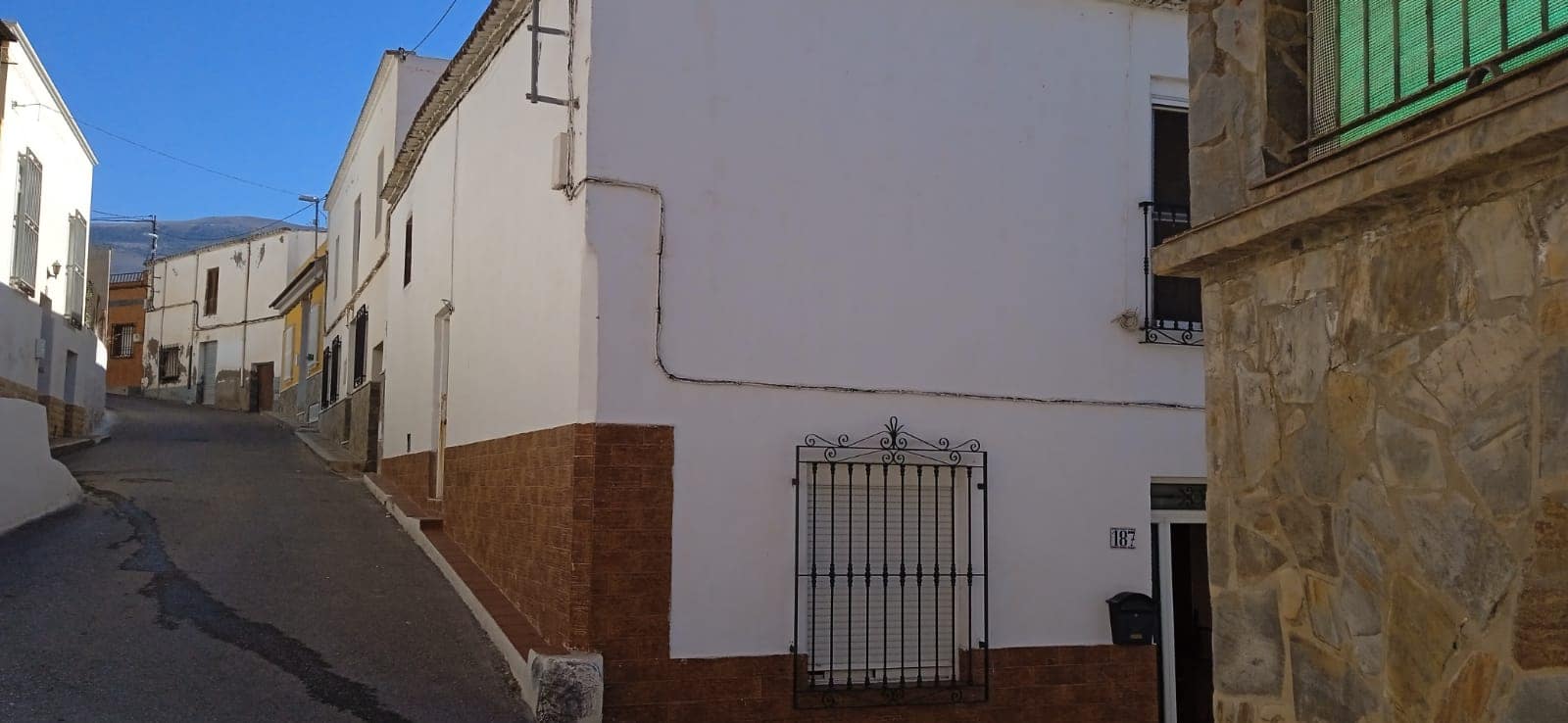 Semi-Rækkehus til salg i Berja - € 120.000 (Ref: 7852565)