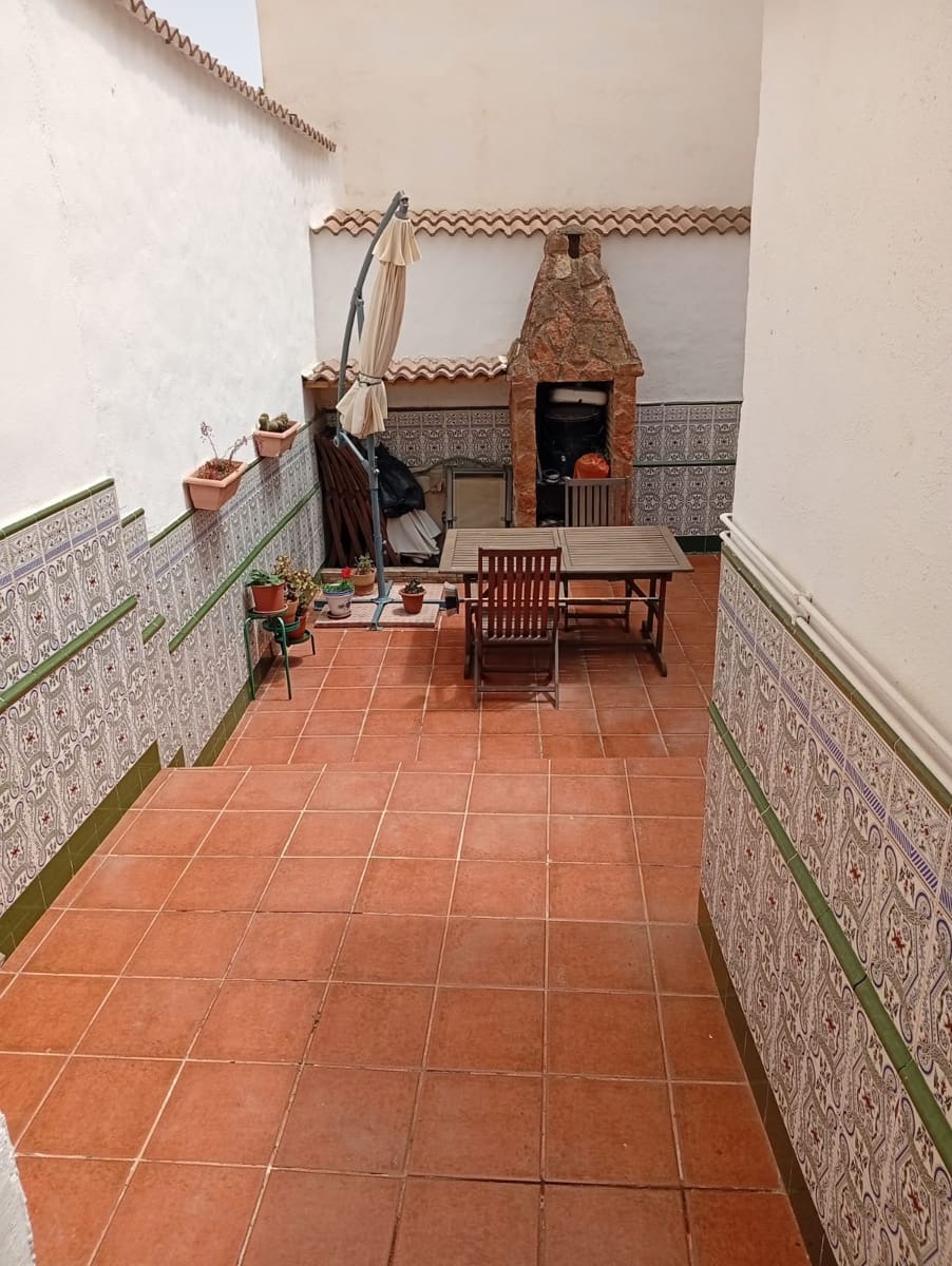 Semi-Rækkehus til salg i Berja - € 120.000 (Ref: 7852565)